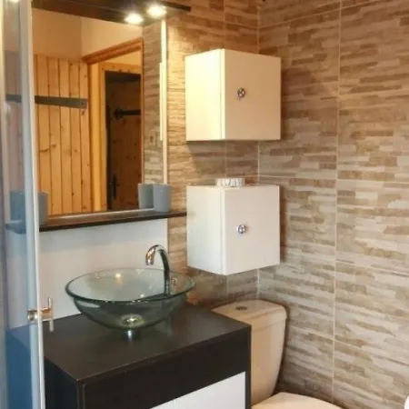 Blanquefort, 3 Pieces, 4 Personnes - Fr-1-440-11 Holiday home *