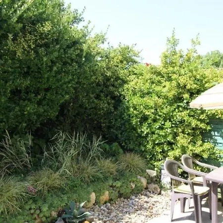 Blanquefort, 3 Pieces, 4 Personnes - Fr-1-440-11 Holiday home Blanquefort (Gironde)